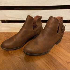 Brown suede leather booties with braid